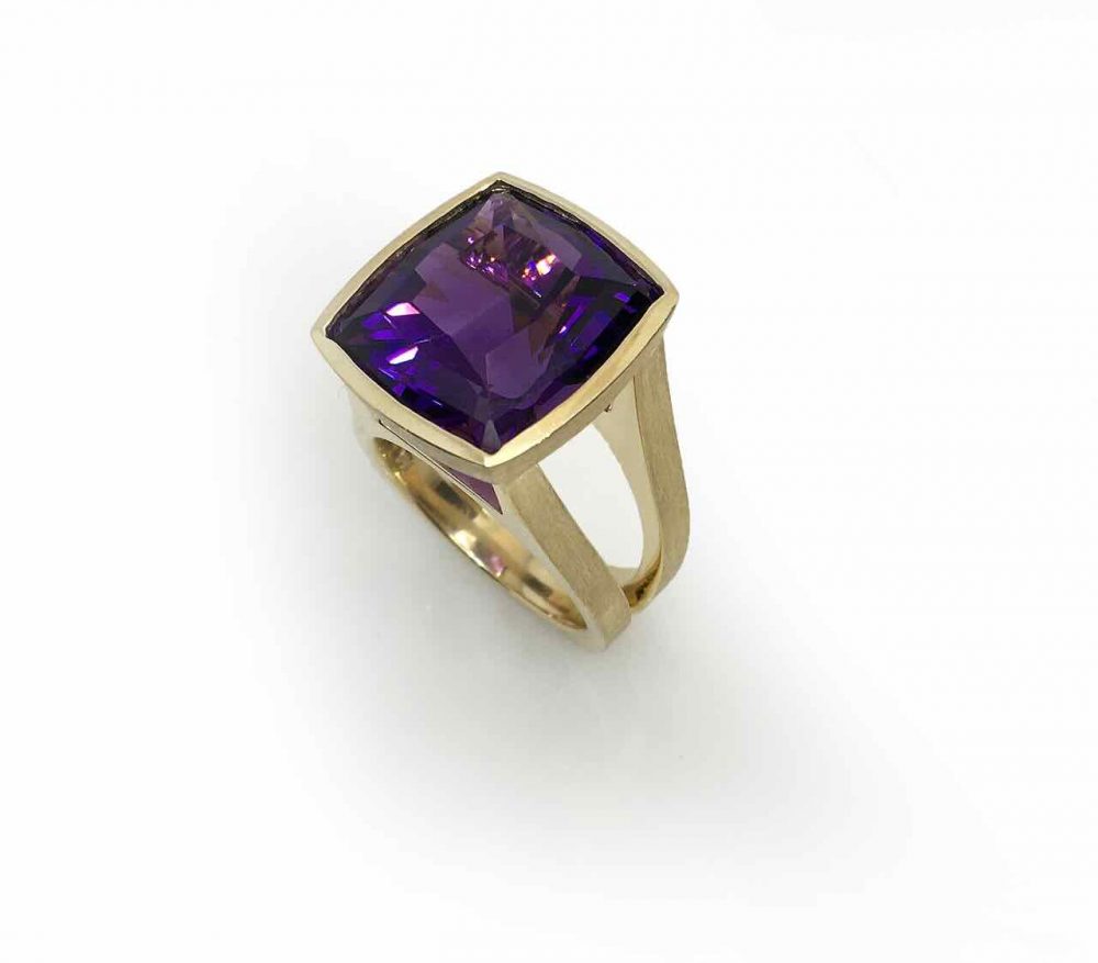 Amethyst-yellow-gold-ring-34-up